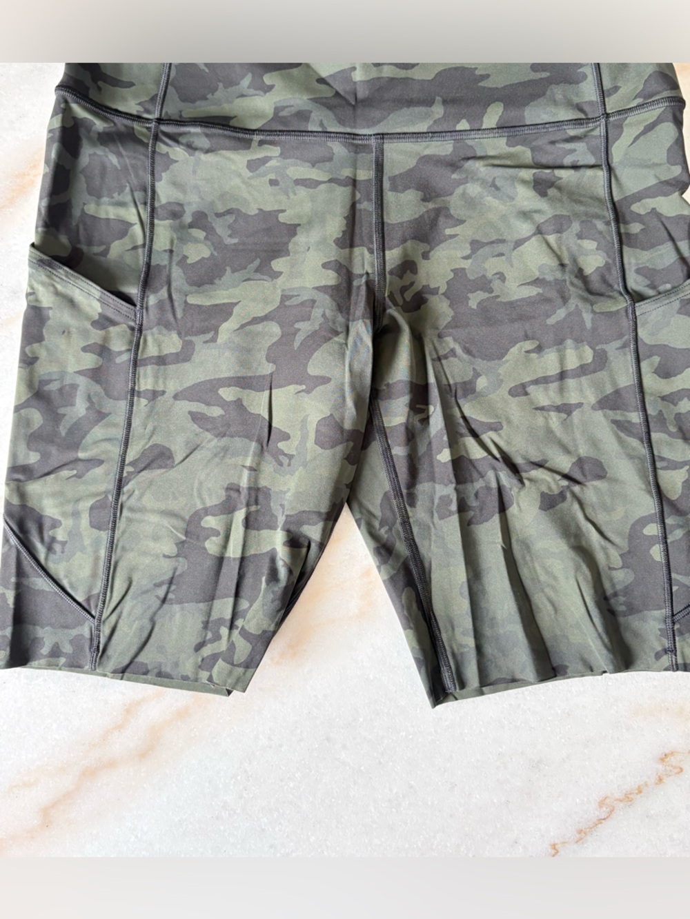 Lululemon camouflage bike short size large